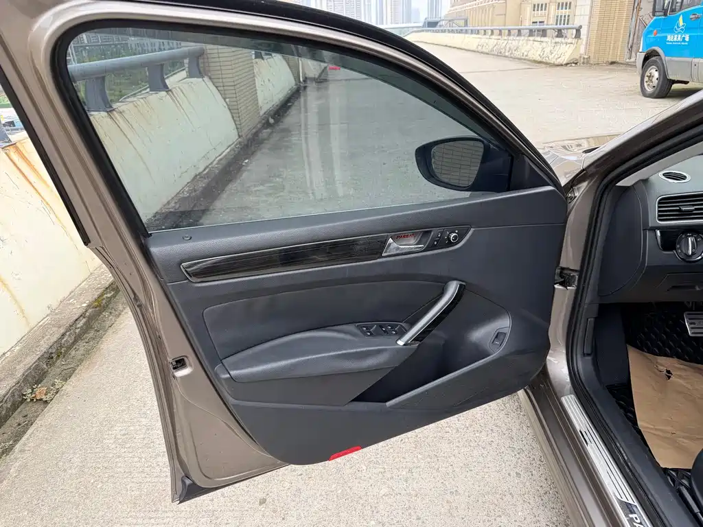 Volkswagen Passat — миниатюра 4