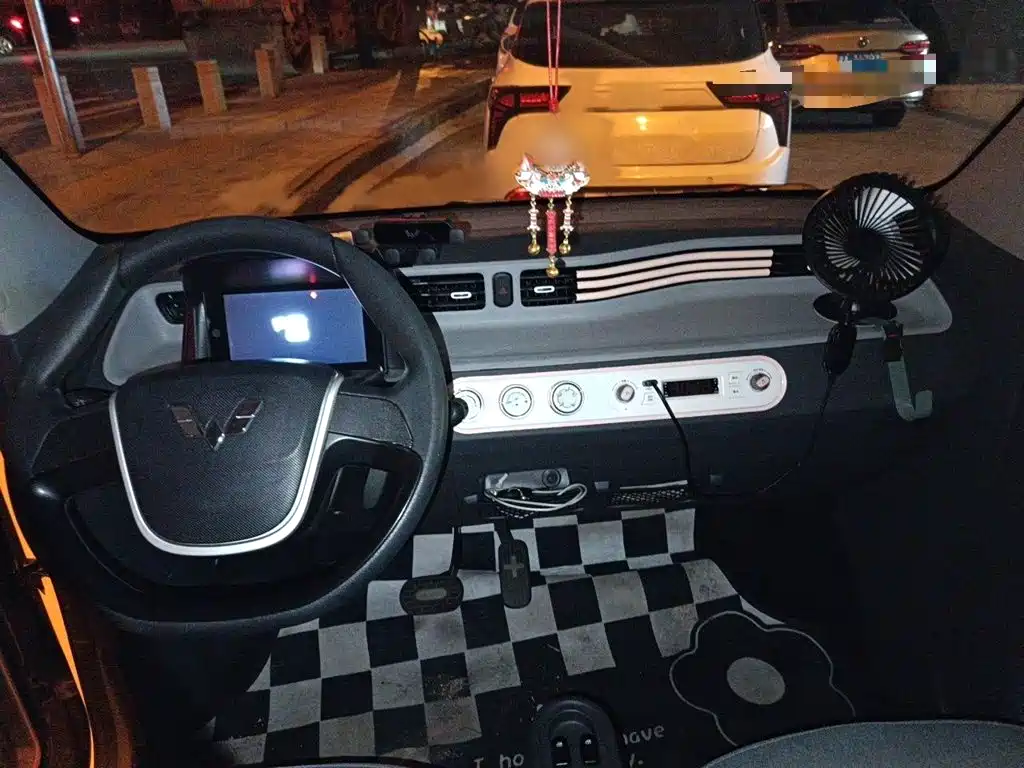 Wuling MINIEV — миниатюра 18