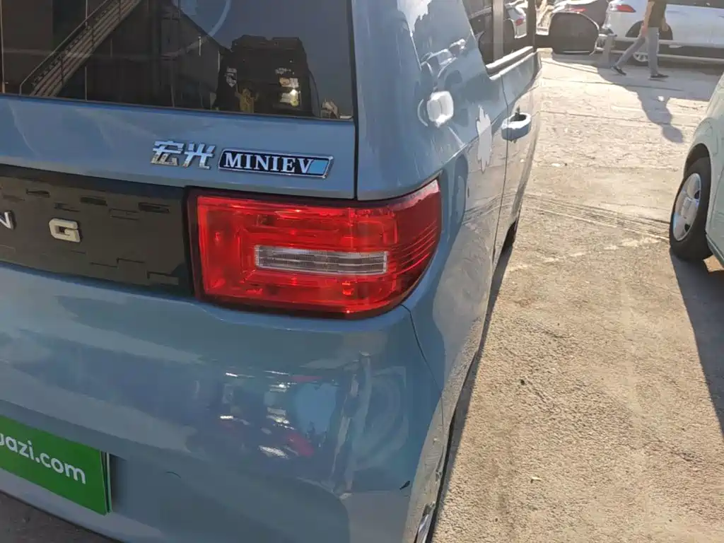Wuling MINIEV — миниатюра 8