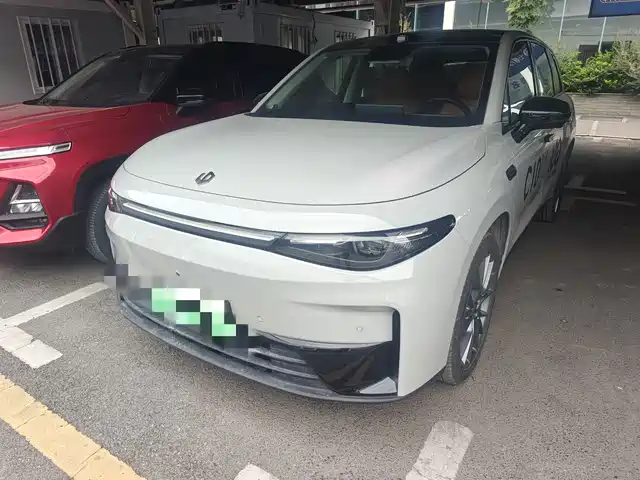 Leapmotor C10
