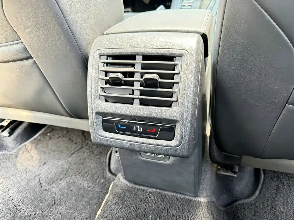 Volkswagen Golf — миниатюра 13