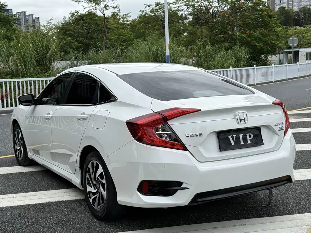 Honda Civic — миниатюра 10