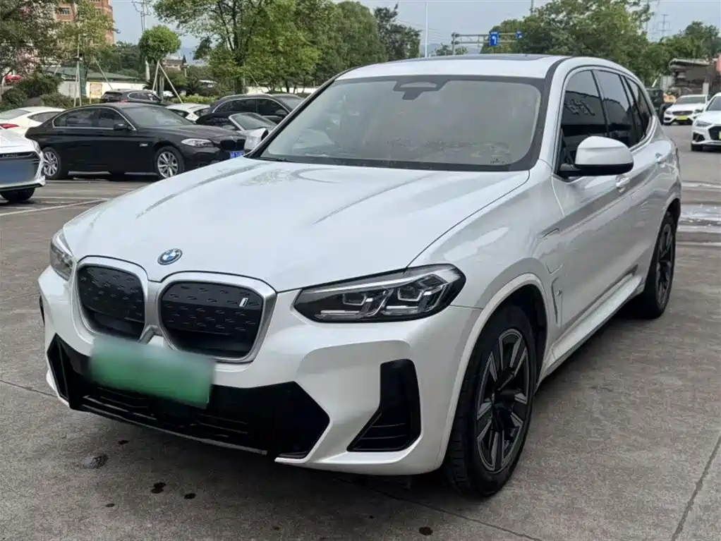 BMW iX3 2023
