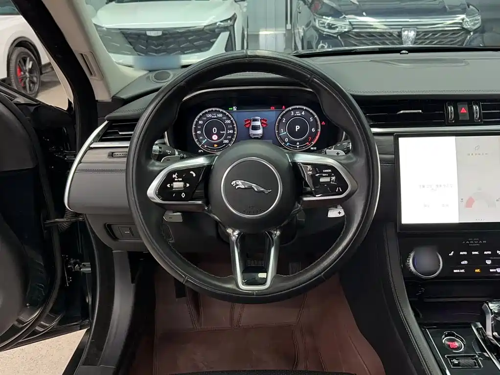 Jaguar XFL — миниатюра 11