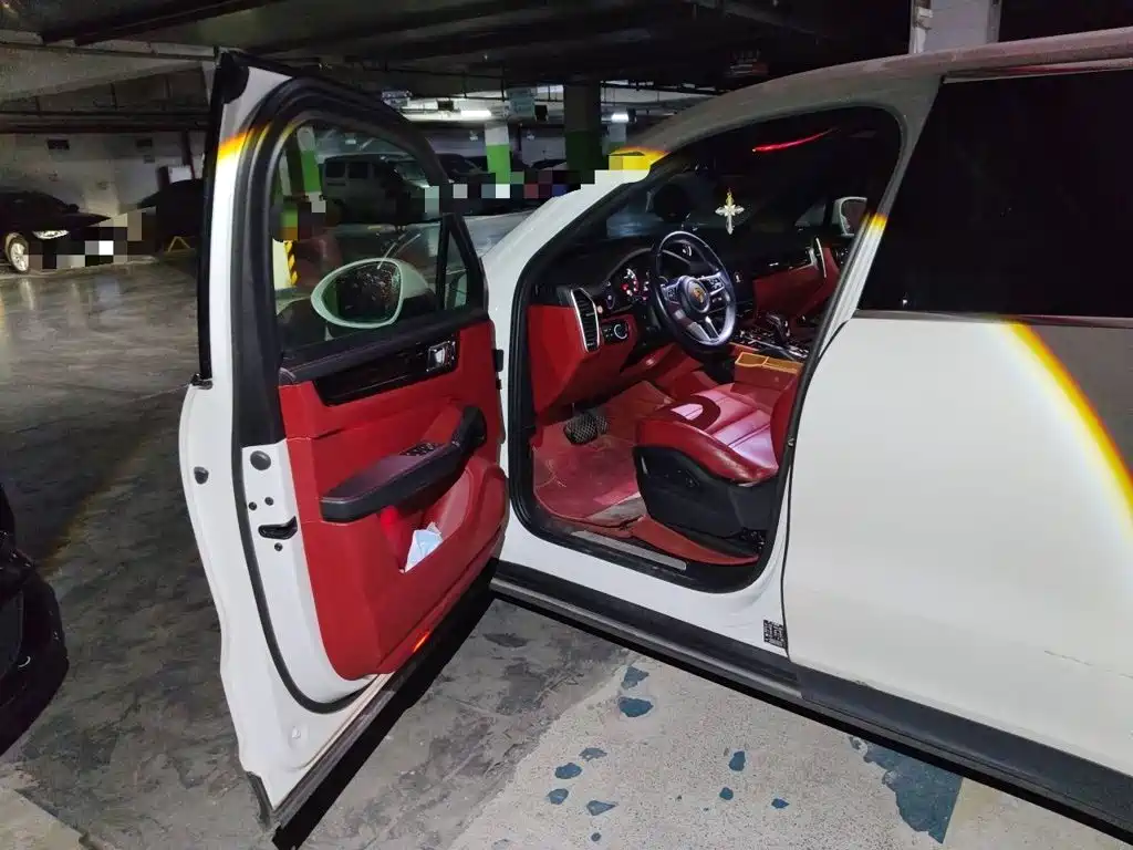 Porsche Cayenne — миниатюра 17