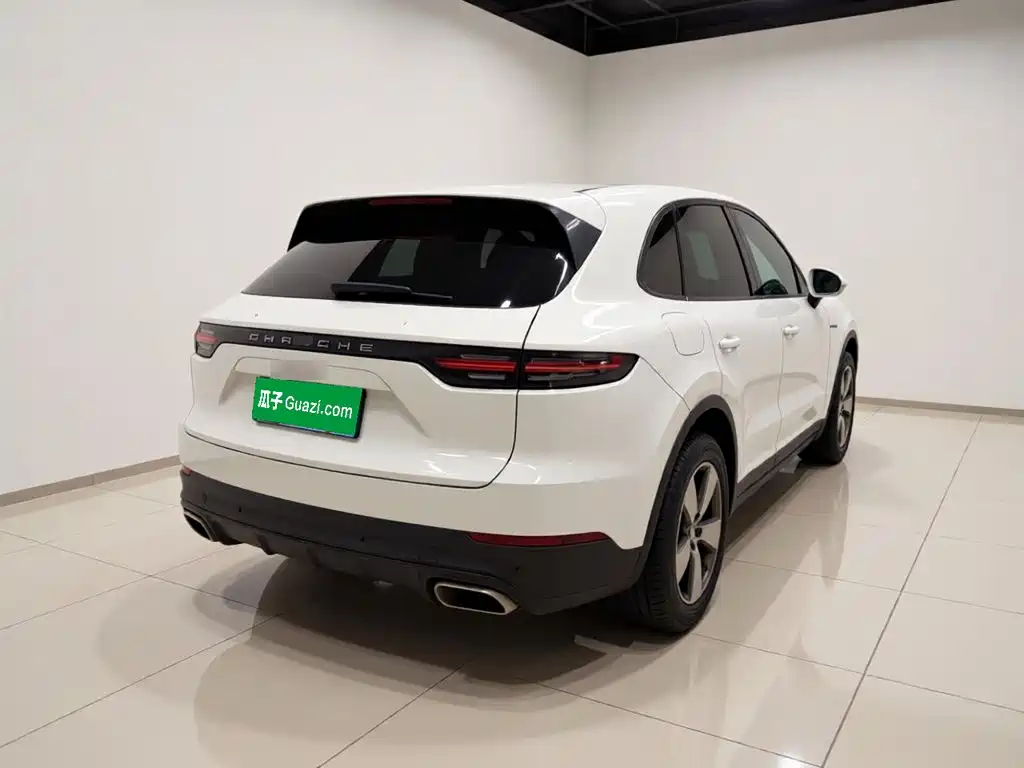 Porsche Cayenne — миниатюра 6
