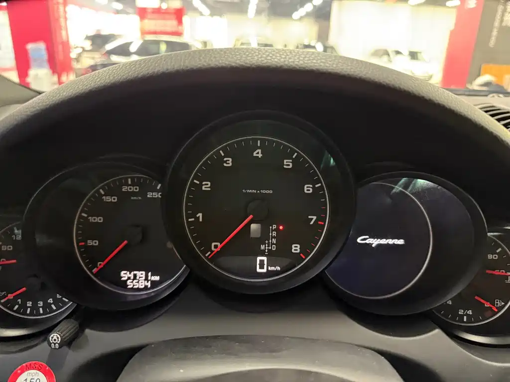 Porsche Cayenne — миниатюра 8