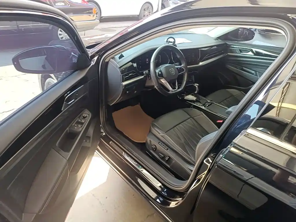 Volkswagen Passat PHEV — миниатюра 16