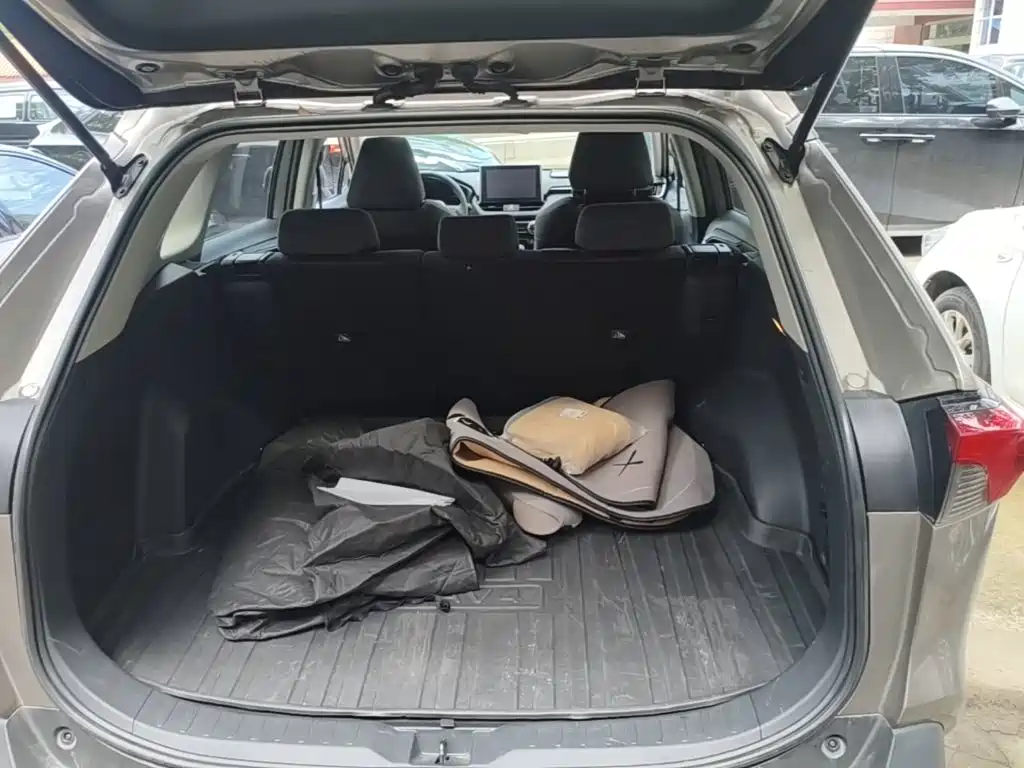 Toyota RAV4 — миниатюра 19