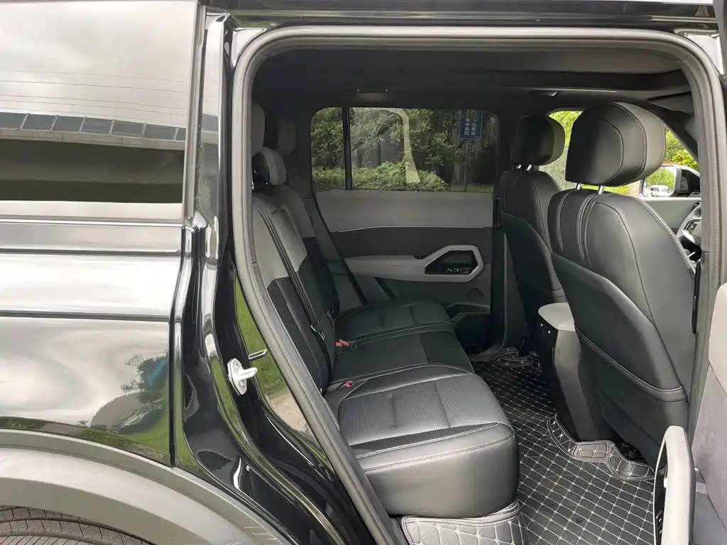 Ford Bronco Basecamp — миниатюра 15