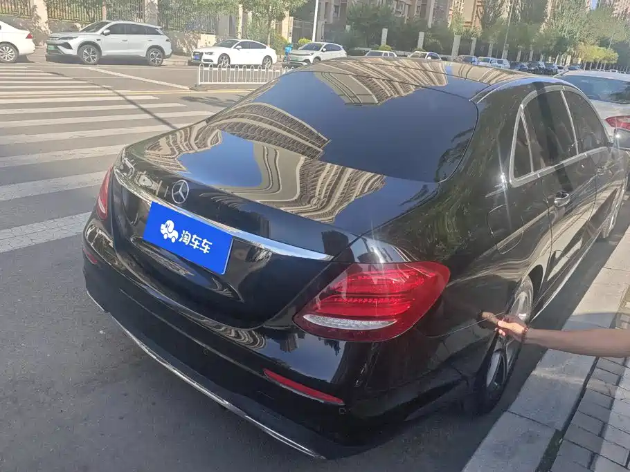 Mercedes-Benz E-Class — миниатюра 3