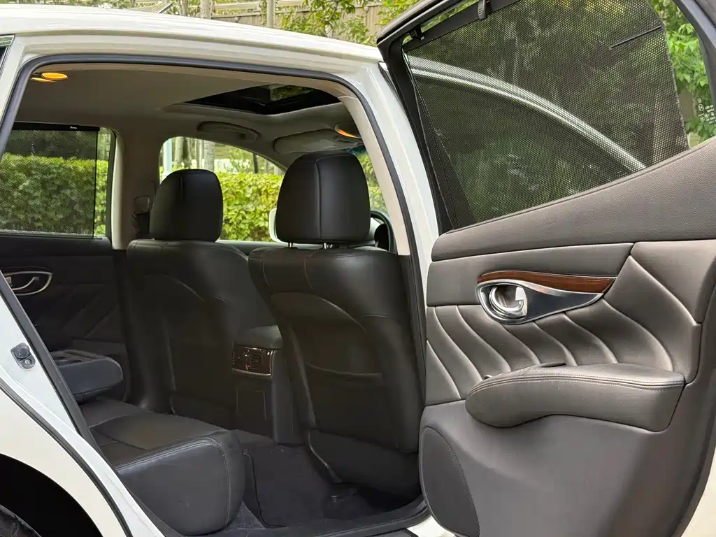 Infiniti Q70 — миниатюра 30