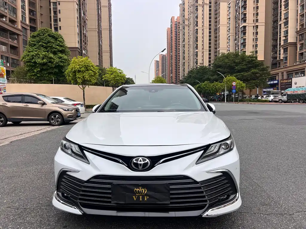 Toyota Camry — миниатюра 2