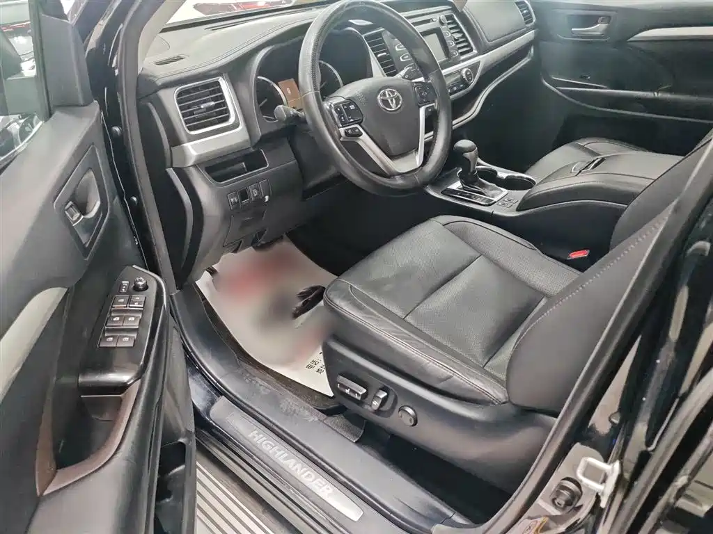 Toyota Highlander 2017 2.0T Luxury 7 мест