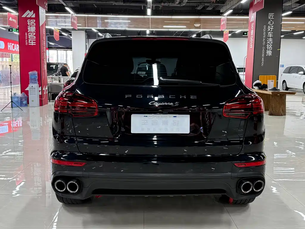 Porsche Cayenne — миниатюра 10