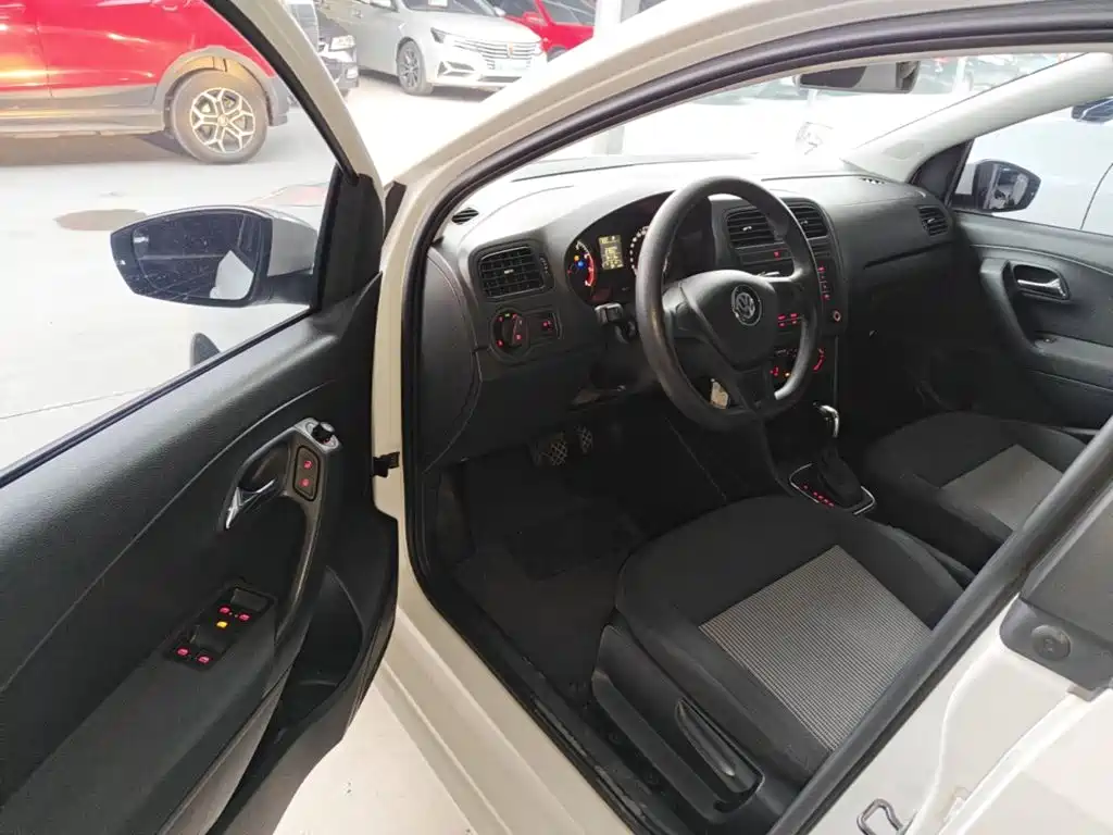 Volkswagen Polo — миниатюра 12