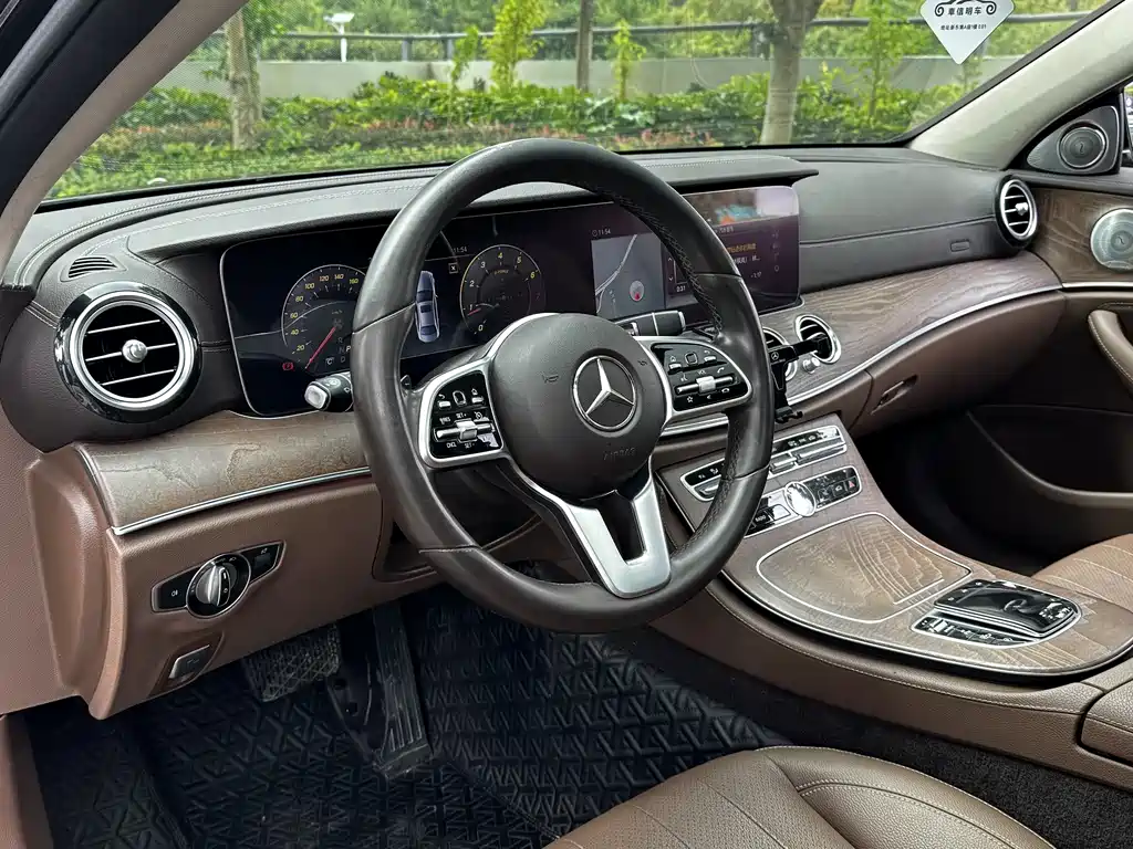 MERCEDES-BENZ E CLASS