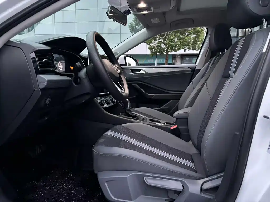 Volkswagen Sagitar 2026 L 300TSI DSG Luxury