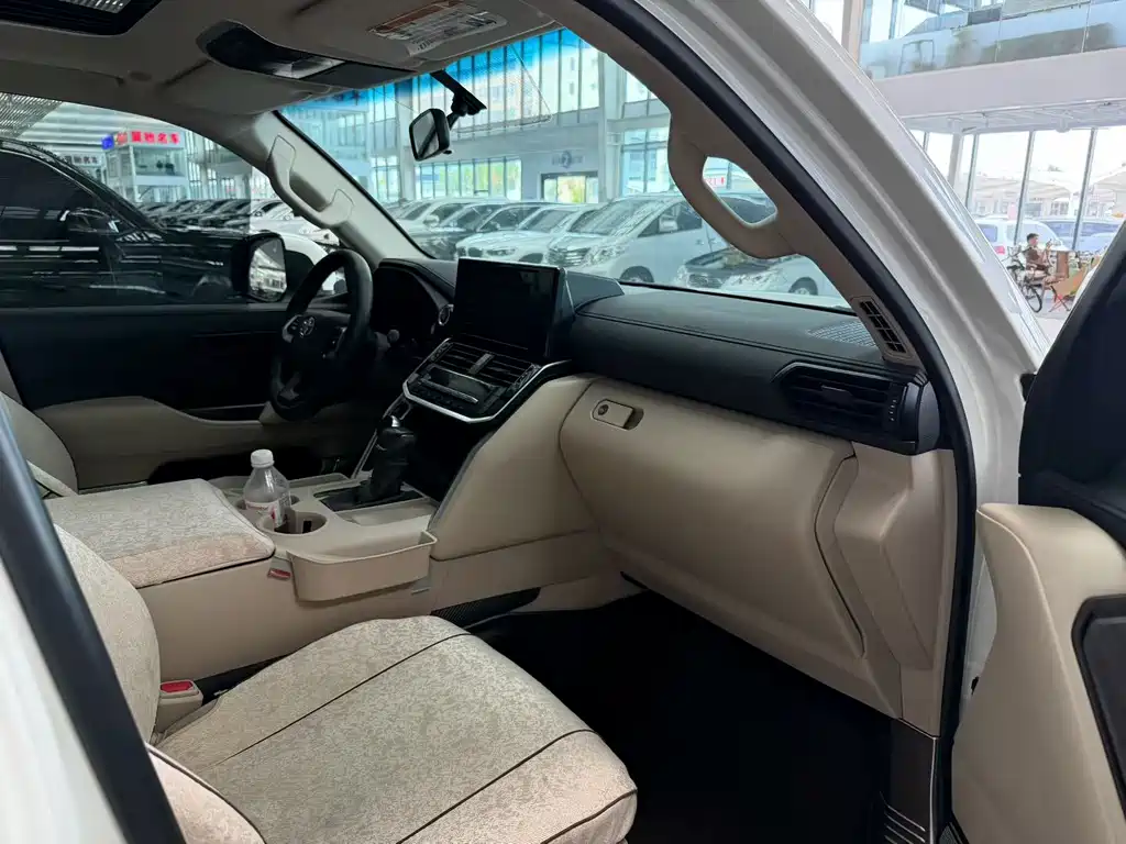 Toyota Land Cruiser — миниатюра 7