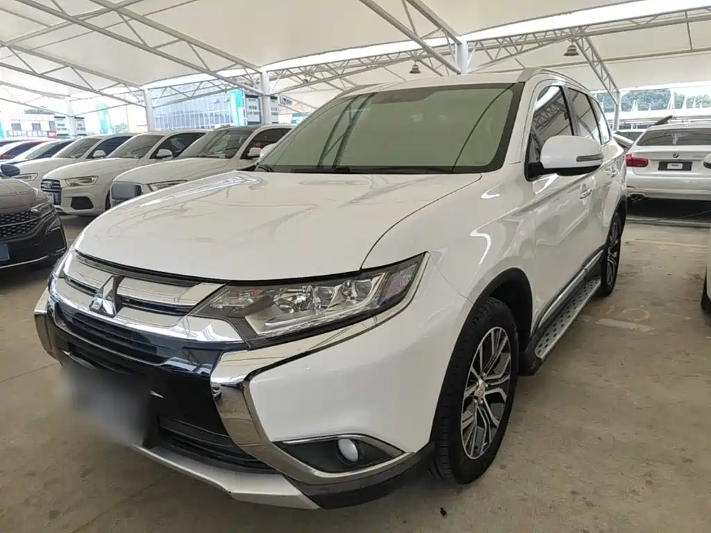 Mitsubishi Outlander — миниатюра 2