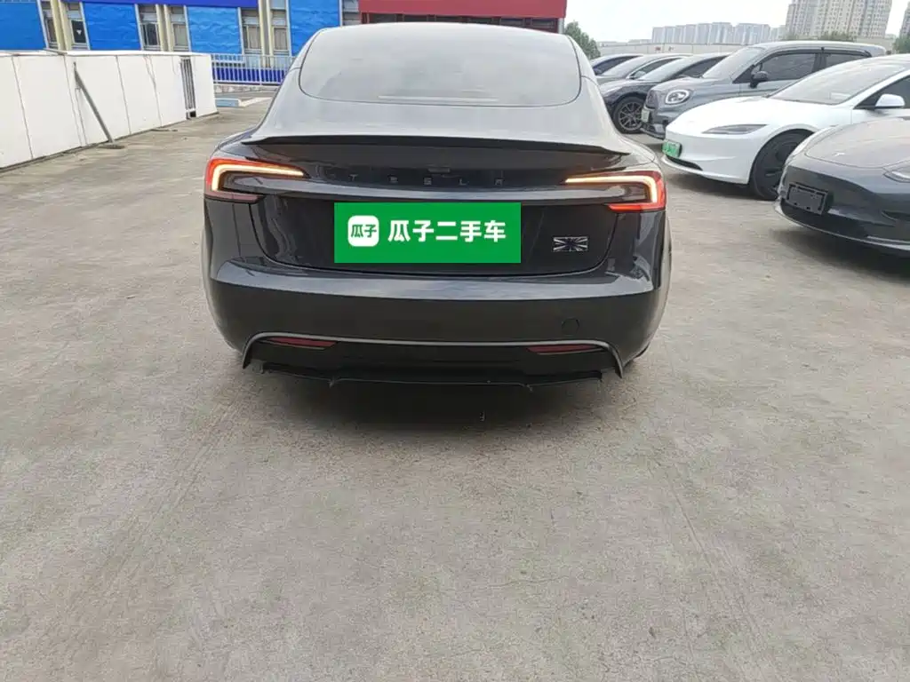 Tesla Model 3 — миниатюра 6