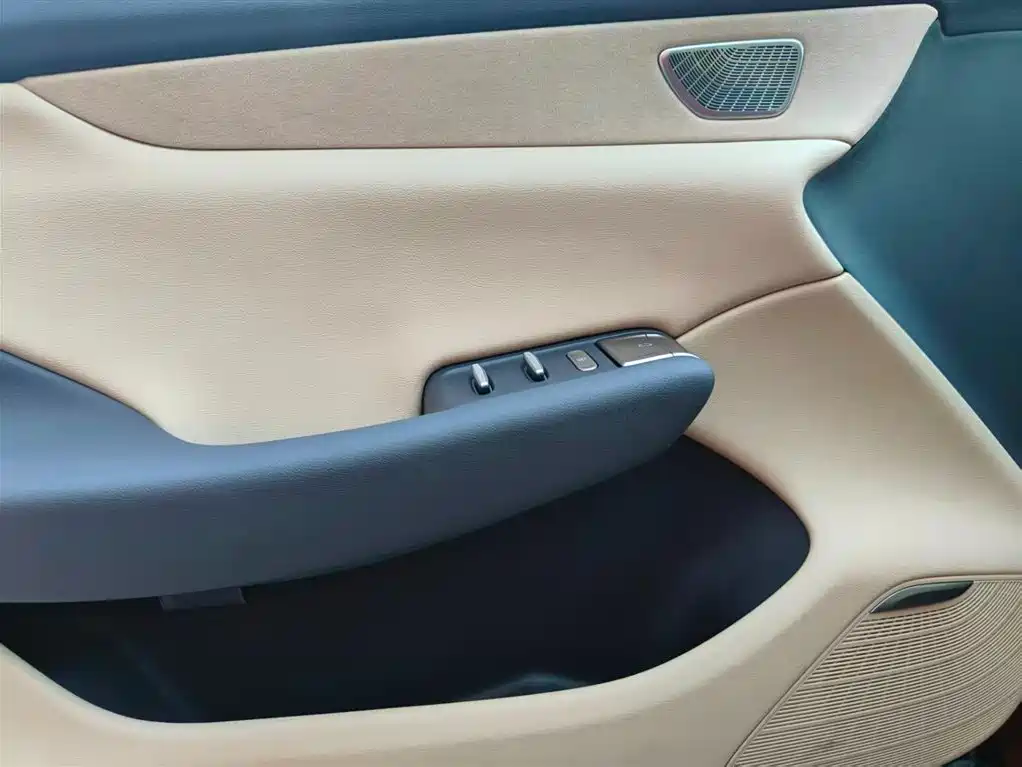 Hongqi Hongqi Tiangong 05 — миниатюра 7
