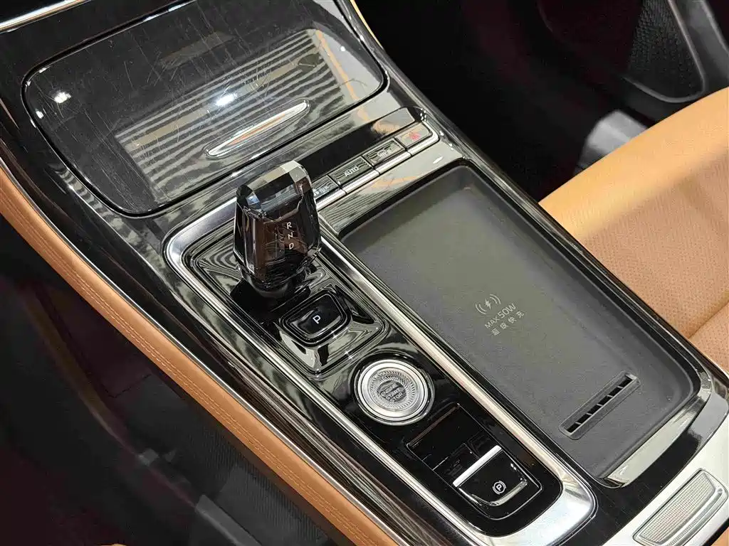 Geely Boyue L — миниатюра 16