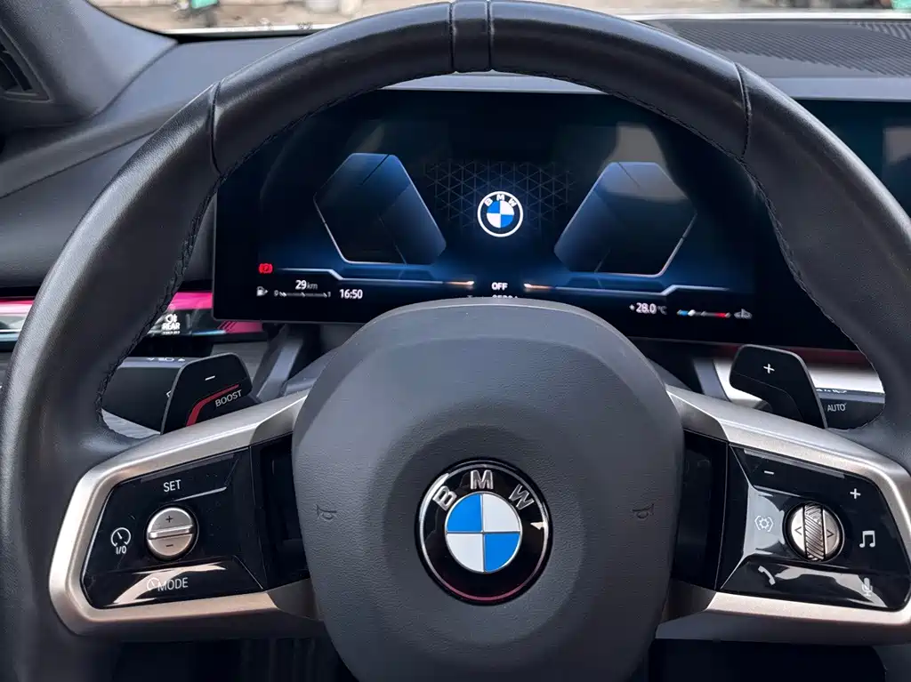 BMW 5 Series — миниатюра 12