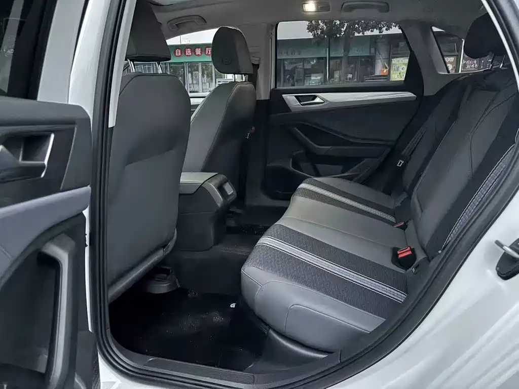Volkswagen Sagitar 2026 L 300TSI DSG Luxury