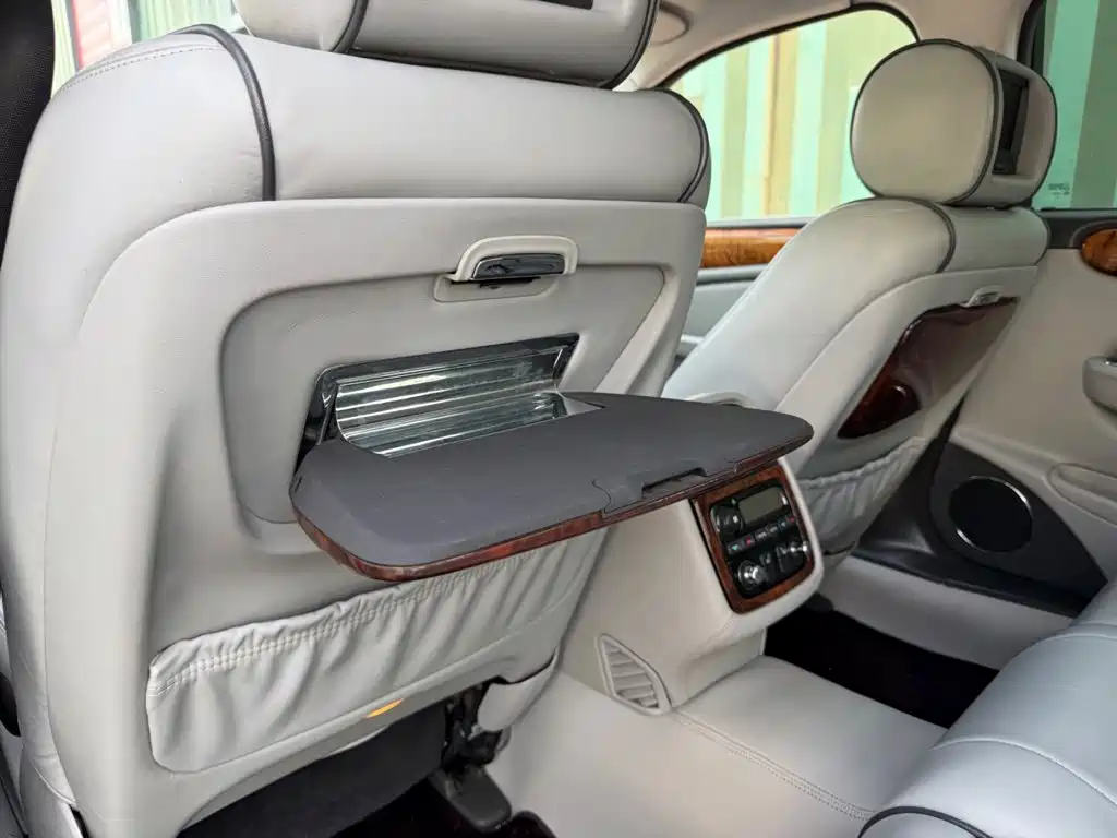 Jaguar XJ — миниатюра 10
