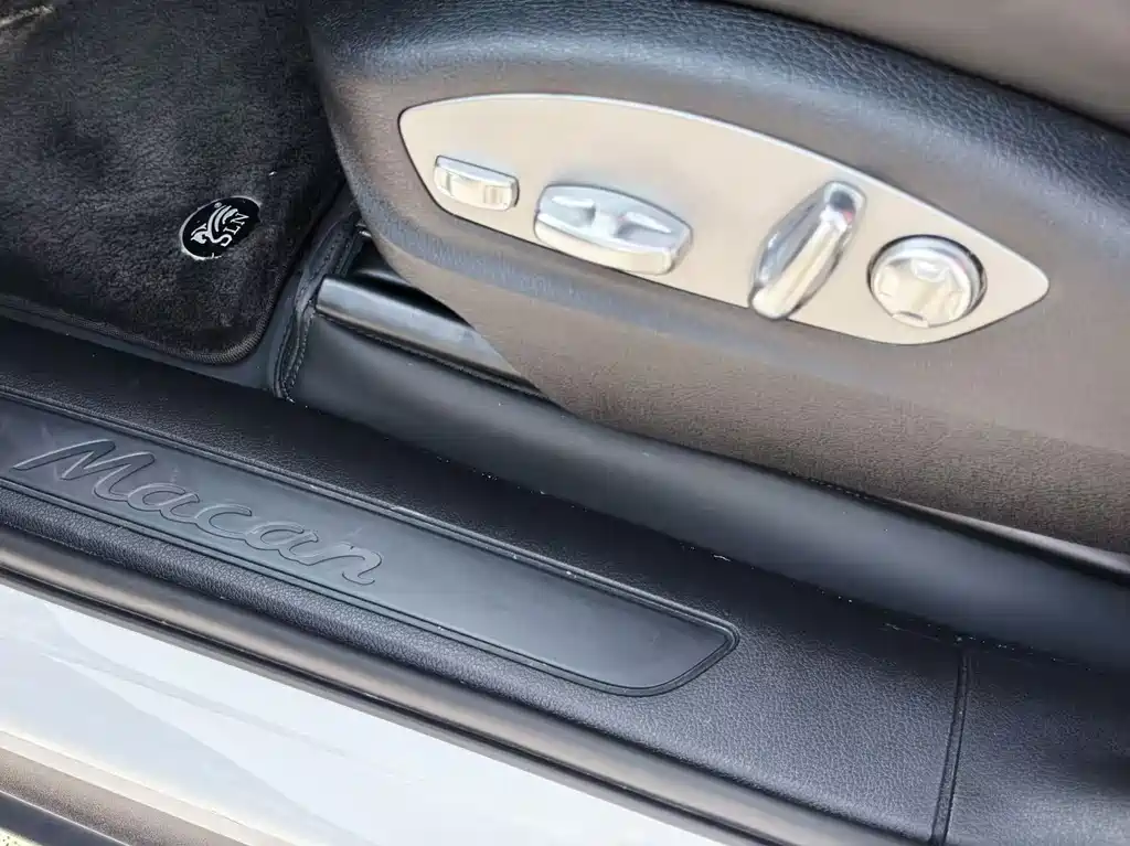 Porsche Macan — миниатюра 10