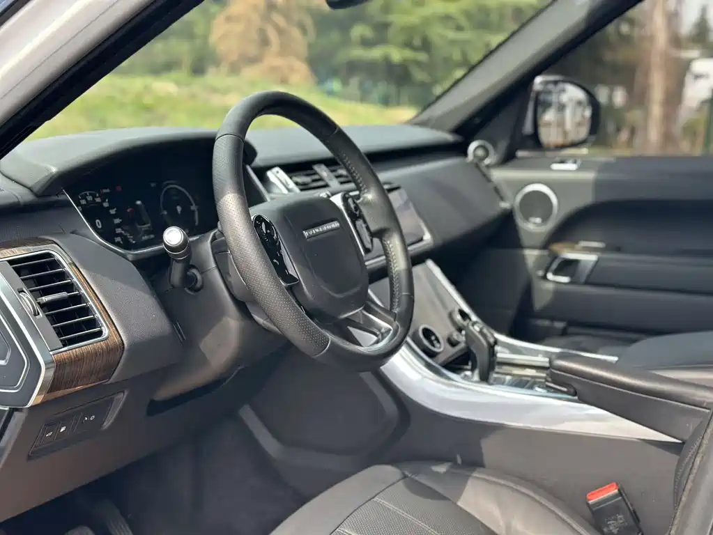 Land Rover Sport PHEV — миниатюра 10