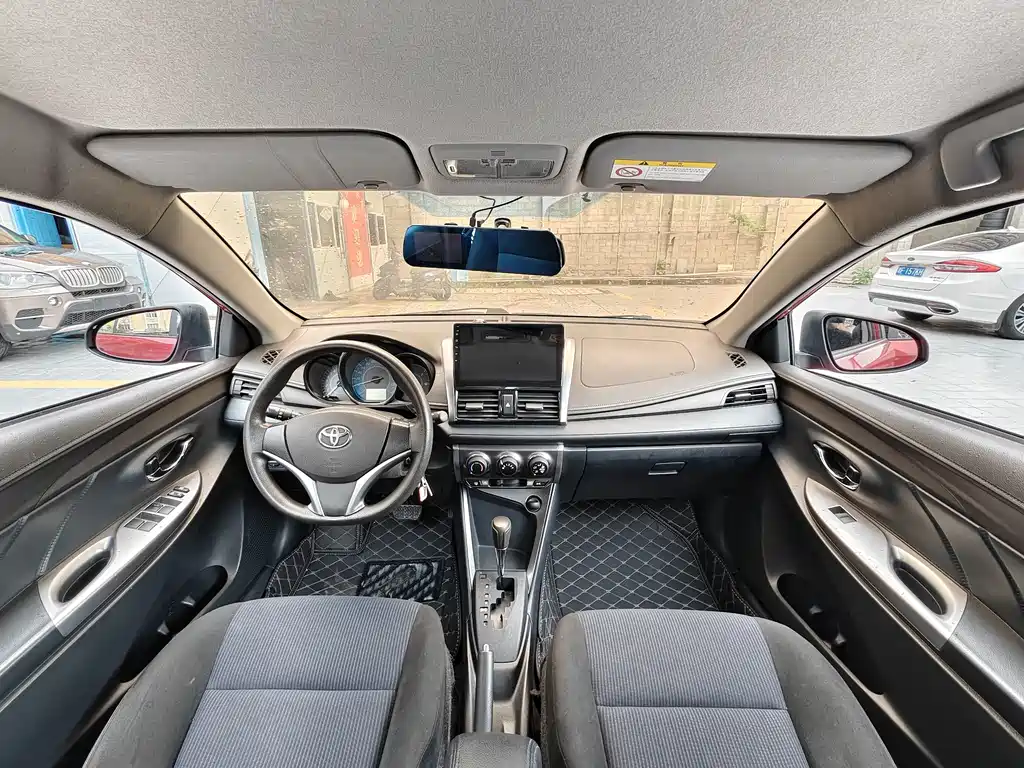 Toyota Yaris L — миниатюра 6