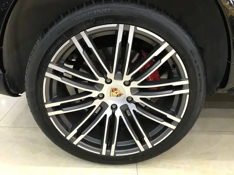 Porsche Cayenne — миниатюра 25