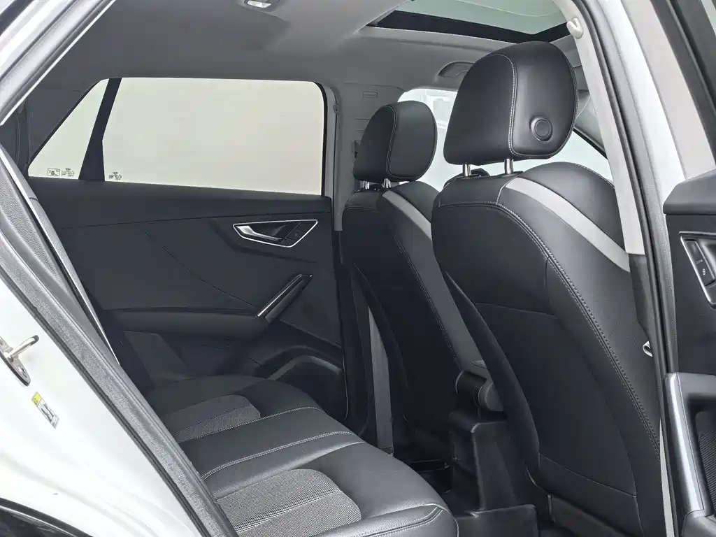 Audi Q2L — миниатюра 10