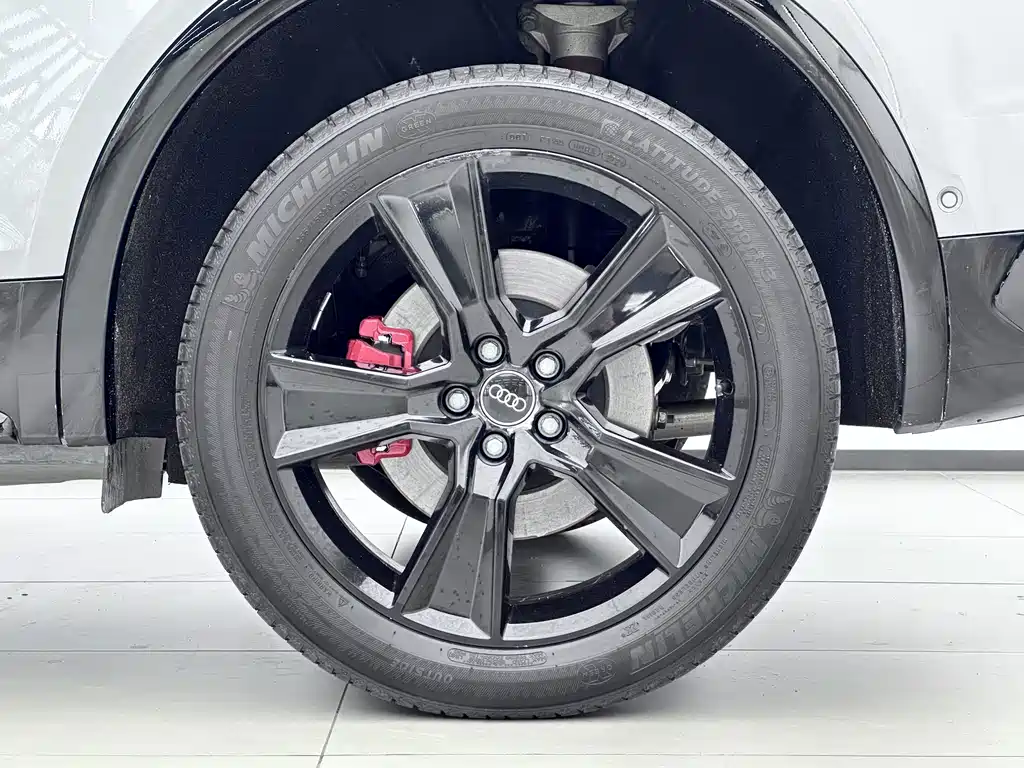 Audi Q5L Sportback — миниатюра 13