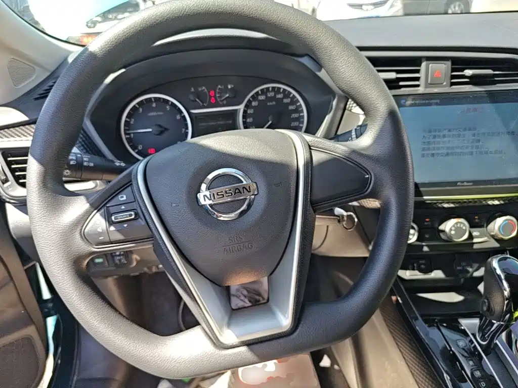 Nissan Bluebird — миниатюра 11