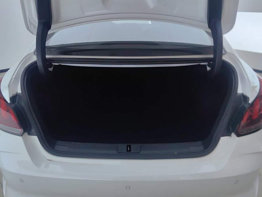 MG MG5 1.5 л 2024 г. Белый, пробег 12900 км