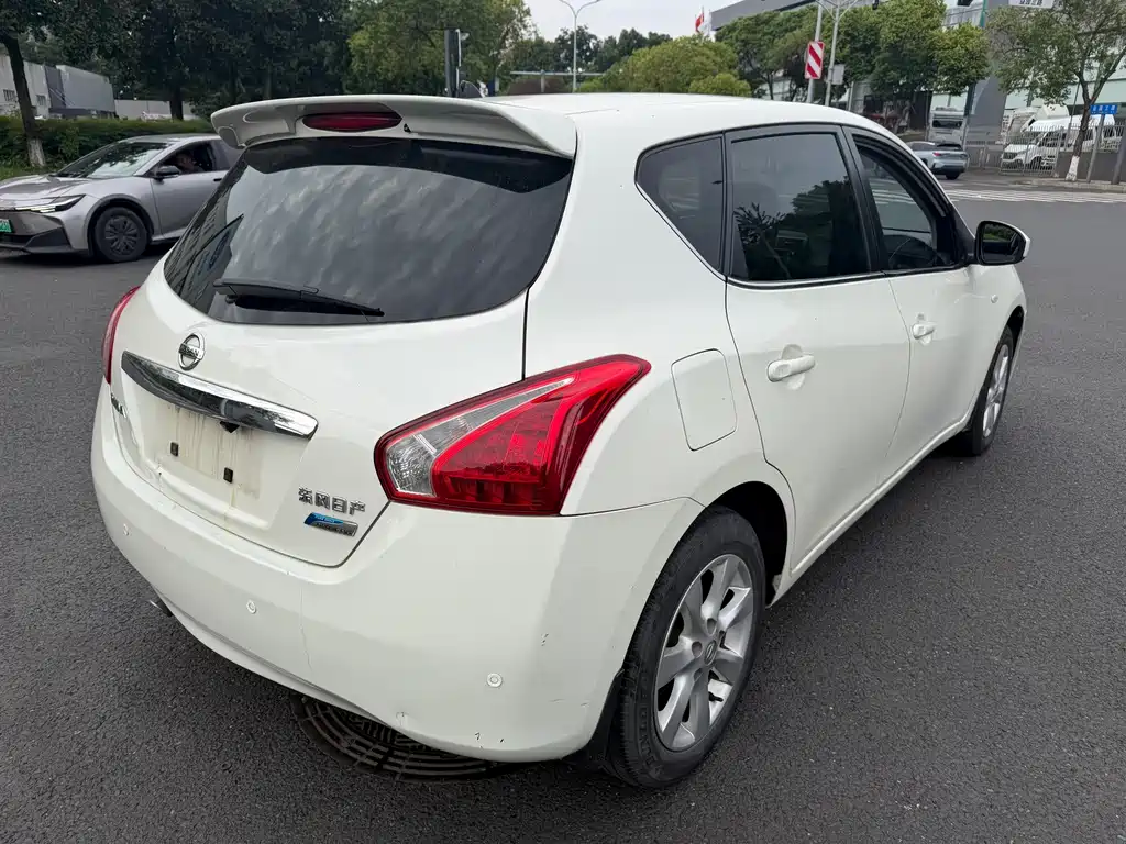 Nissan Tiida — миниатюра 4