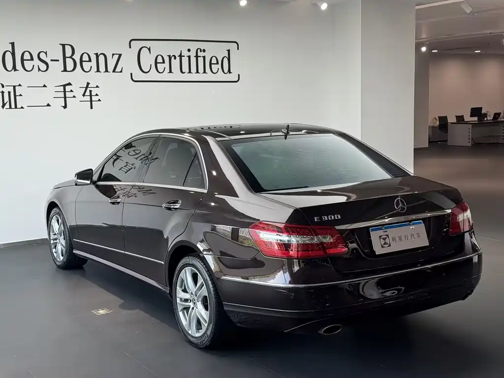 Mercedes-Benz E-Class (Import) — миниатюра 31