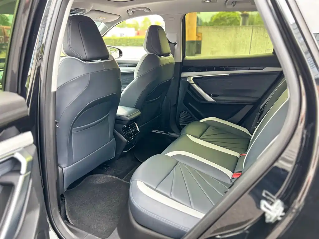Geely Boyue L — миниатюра 5