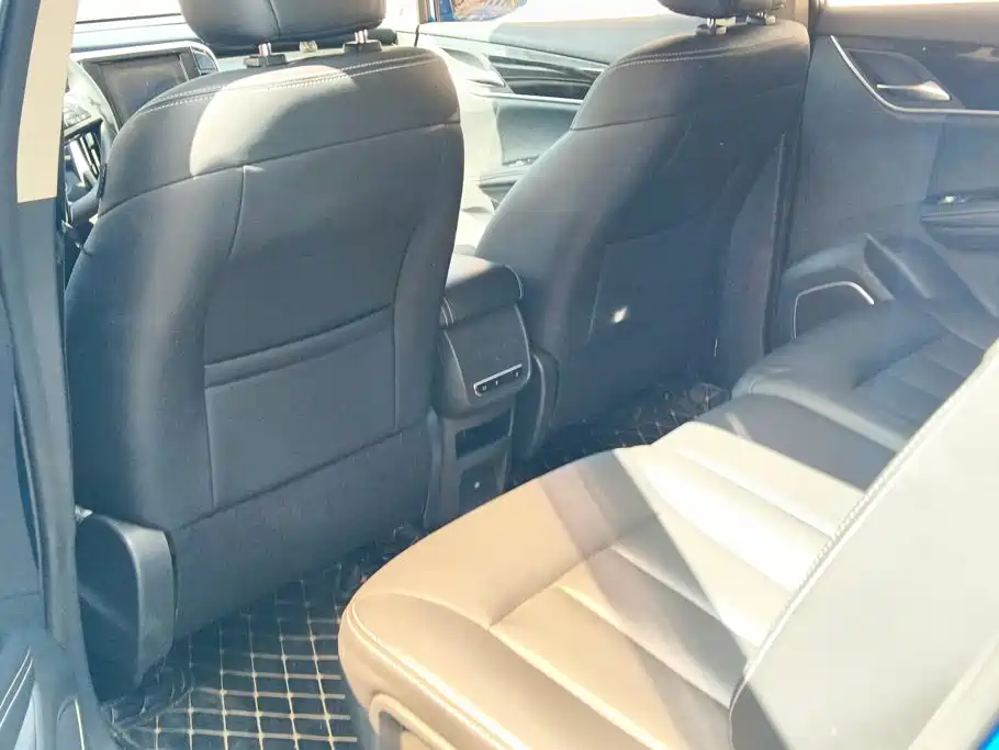 BYD MAX — миниатюра 10
