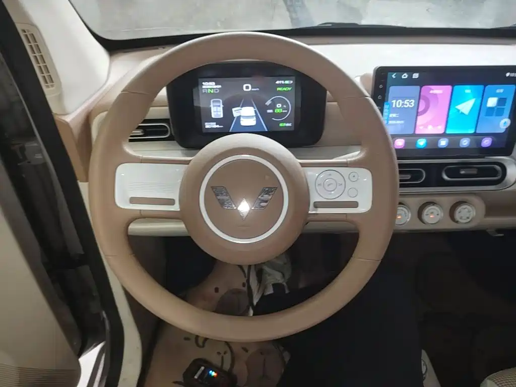 Wuling MINIEV — миниатюра 11
