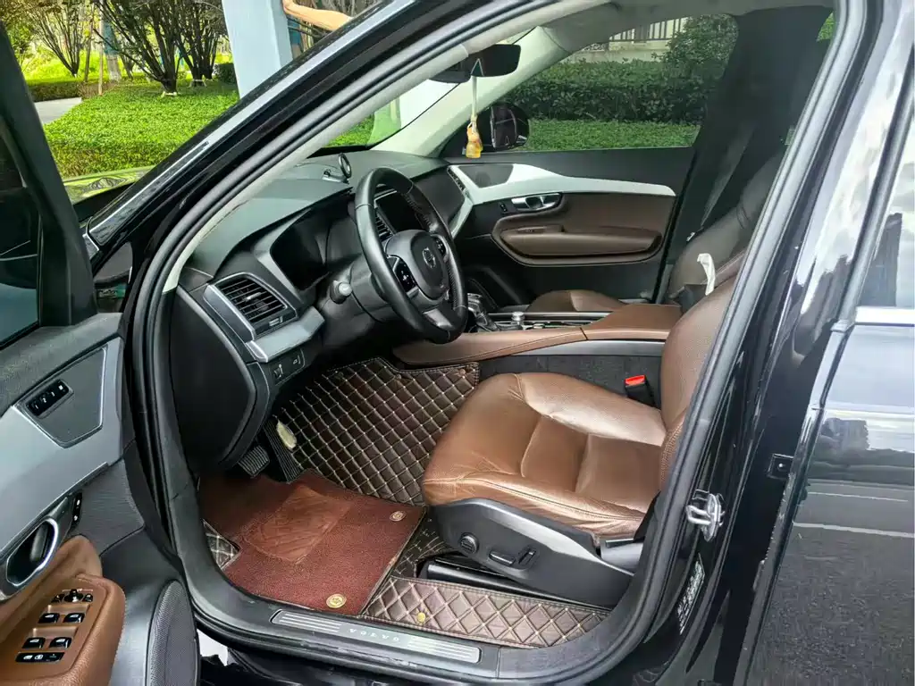 Volvo XC90 — миниатюра 3
