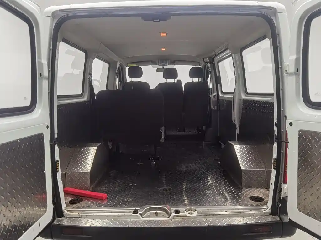 MAXUS V80 — миниатюра 16