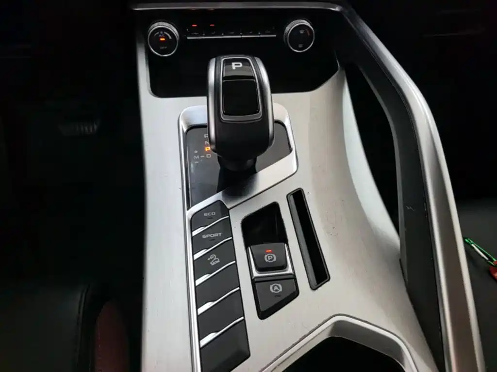 Geely Binyue — миниатюра 14