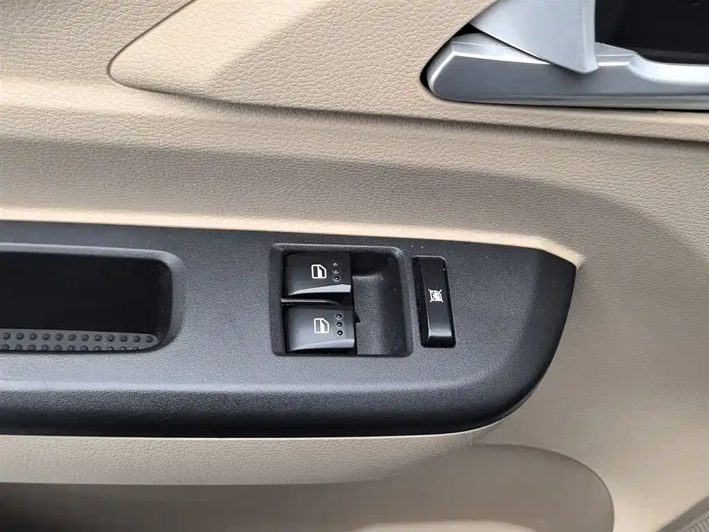 CHANGAN CROSS STAR V7 EV