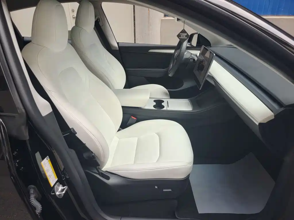 Tesla Model Y - фото 11