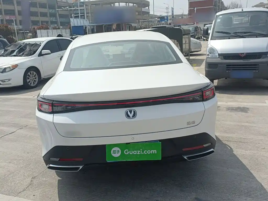 Changan Eado — миниатюра 4