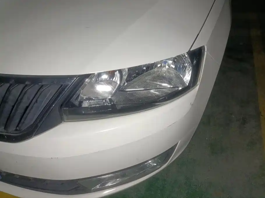 Skoda Rapid — миниатюра 5